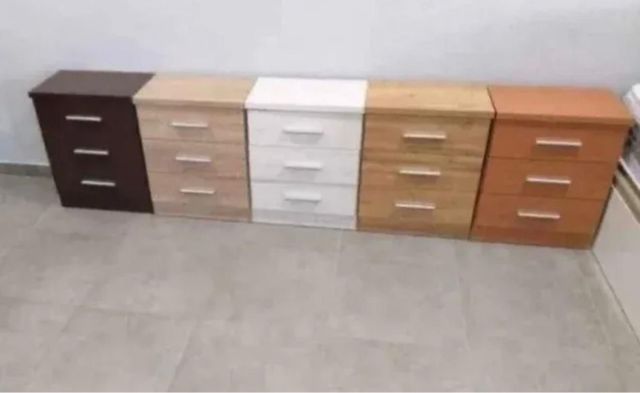 Mesita de noche de madera