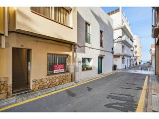 Casa adosada en venta en Escala, L´