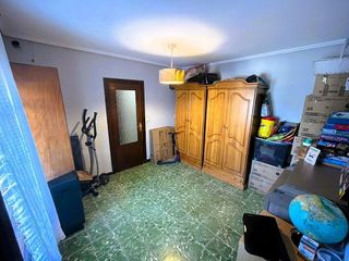 Chalet en venta en Utebo