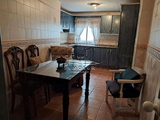 Casa adosada en venta en Lucena