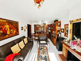 Casa pareada en venta en La Granja-La Colina-Los Pastores en Algeciras