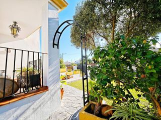 Casa pareada en venta en La Granja-La Colina-Los Pastores en Algeciras