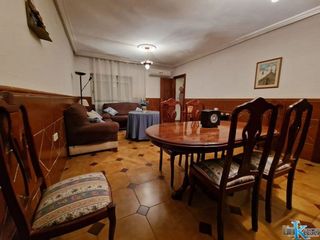 Casa adosada en venta en Linares