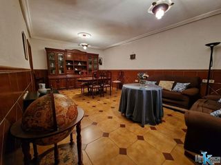 Casa adosada en venta en Linares