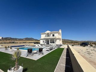 Chalet en venta en Pinós