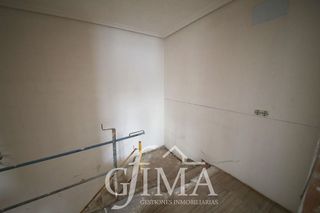 Casa adosada en venta en Tomelloso