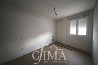 Casa adosada en venta en Tomelloso