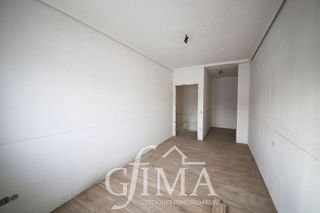 Casa adosada en venta en Tomelloso
