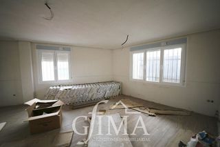 Casa adosada en venta en Tomelloso