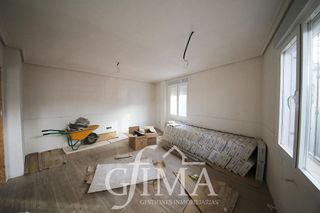 Casa adosada en venta en Tomelloso