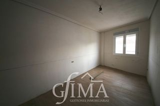 Casa adosada en venta en Tomelloso