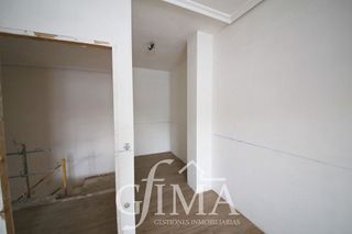 Casa adosada en venta en Tomelloso