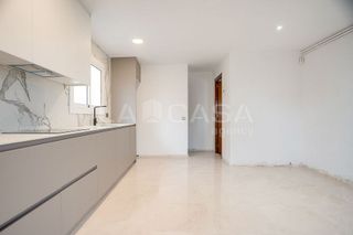 Piso en venta en Les Planes en Hospitalet de Llobregat, L´