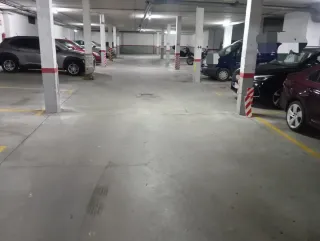 Garaje para coche grande.