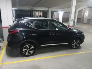 Garaje para coche grande.