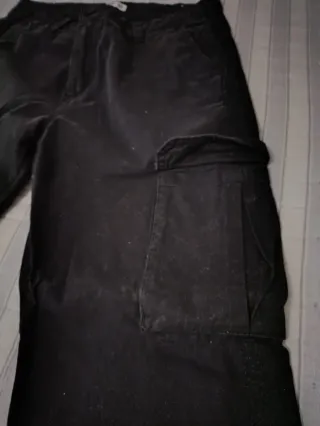 Pantalón ancho cargo negro mujer