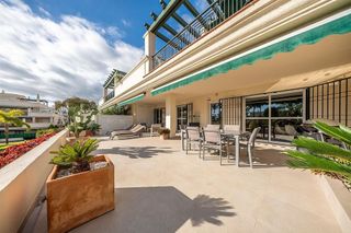 Piso en venta en Nueva Andalucía centro en Marbella