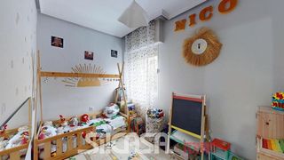 Piso en venta en Reyes en Parla