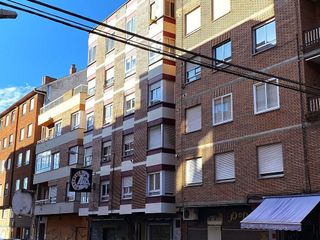 Piso en venta en Flores de Sil - La Placa en Ponferrada