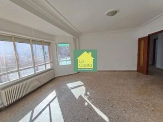 Piso en venta en Franciscanos en Albacete