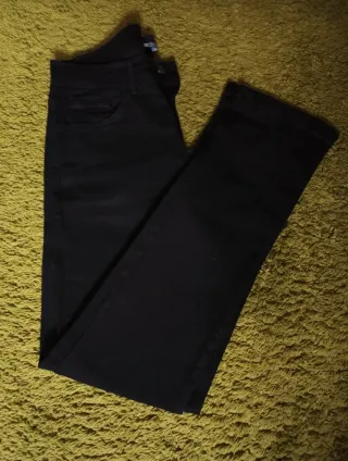 Pantalón vaquero negro