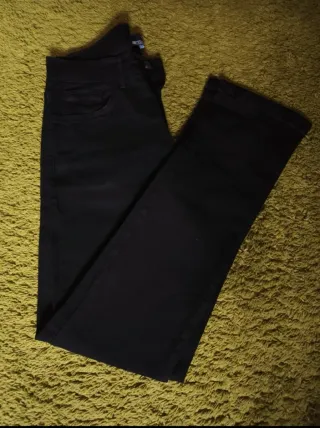 Pantalón vaquero negro
