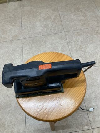 Lijadora Black & Decker BD170