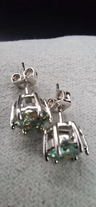 Orecchini donna con punti luce in Moissanite 2ct