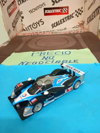 Scalextric Peugeot 908