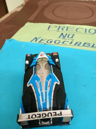 Scalextric Peugeot 908