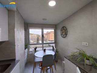 Piso en alquiler en Plaza España - Villa Pilar - Reyes Católicos - Vadillos en Burgos