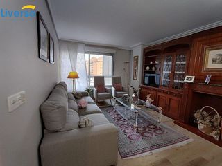 Piso en alquiler en Plaza España - Villa Pilar - Reyes Católicos - Vadillos en Burgos