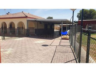 Casa en venta en Carmona