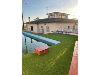 Chalet en venta en Zona Urbanizaciones en Alzira