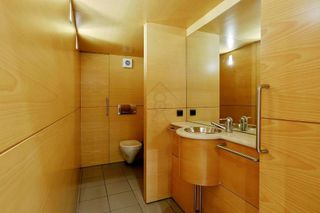 Local comercial en alquiler en Les Tres Torres en Barcelona