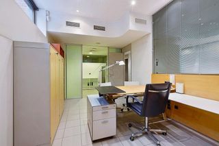 Local comercial en alquiler en Les Tres Torres en Barcelona