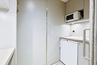 Local comercial en alquiler en Les Tres Torres en Barcelona