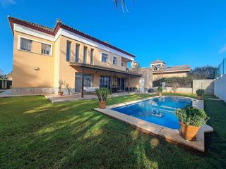 Chalet en venta en La Hacienda - Nueva Andalucía en Dos Hermanas