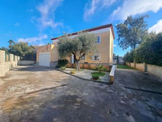 Chalet en venta en La Hacienda - Nueva Andalucía en Dos Hermanas