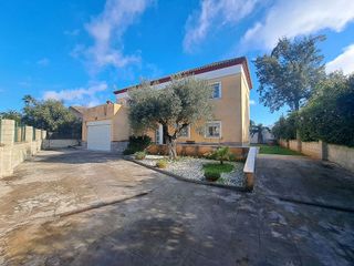 Chalet en venta en La Hacienda - Nueva Andalucía en Dos Hermanas