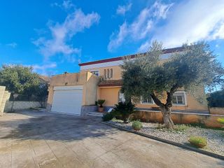 Chalet en venta en La Hacienda - Nueva Andalucía en Dos Hermanas