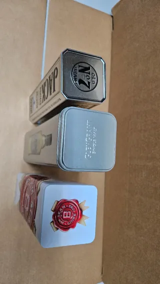 Scatole di latta per whisky