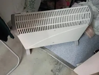 Radiador Eléctrico Blanco y Gris marca klindo