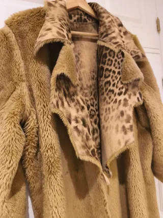 Abrigo largo estampado animal print