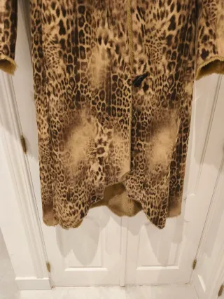 Abrigo largo estampado animal print