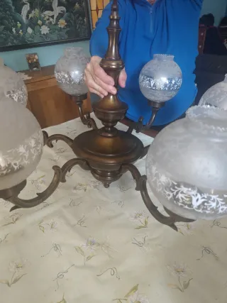 Lámpara de techo antigua de metal y cristal