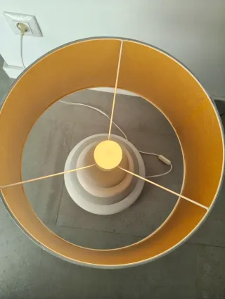 Lámpara de mesa piedra y tela