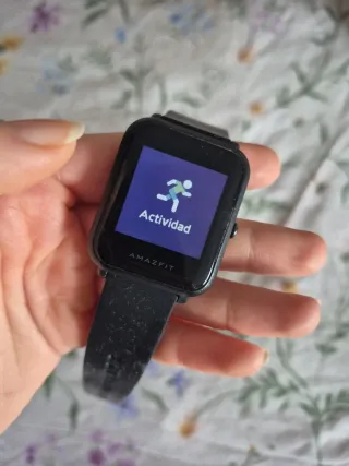 Reloj Inteligente Amazfit Bip Negro + cargador