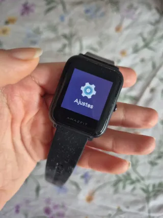 Reloj Inteligente Amazfit Bip Negro + cargador