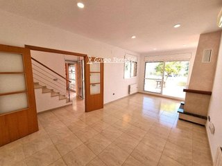 Casa pareada en venta en Centro en Roda de Barà
